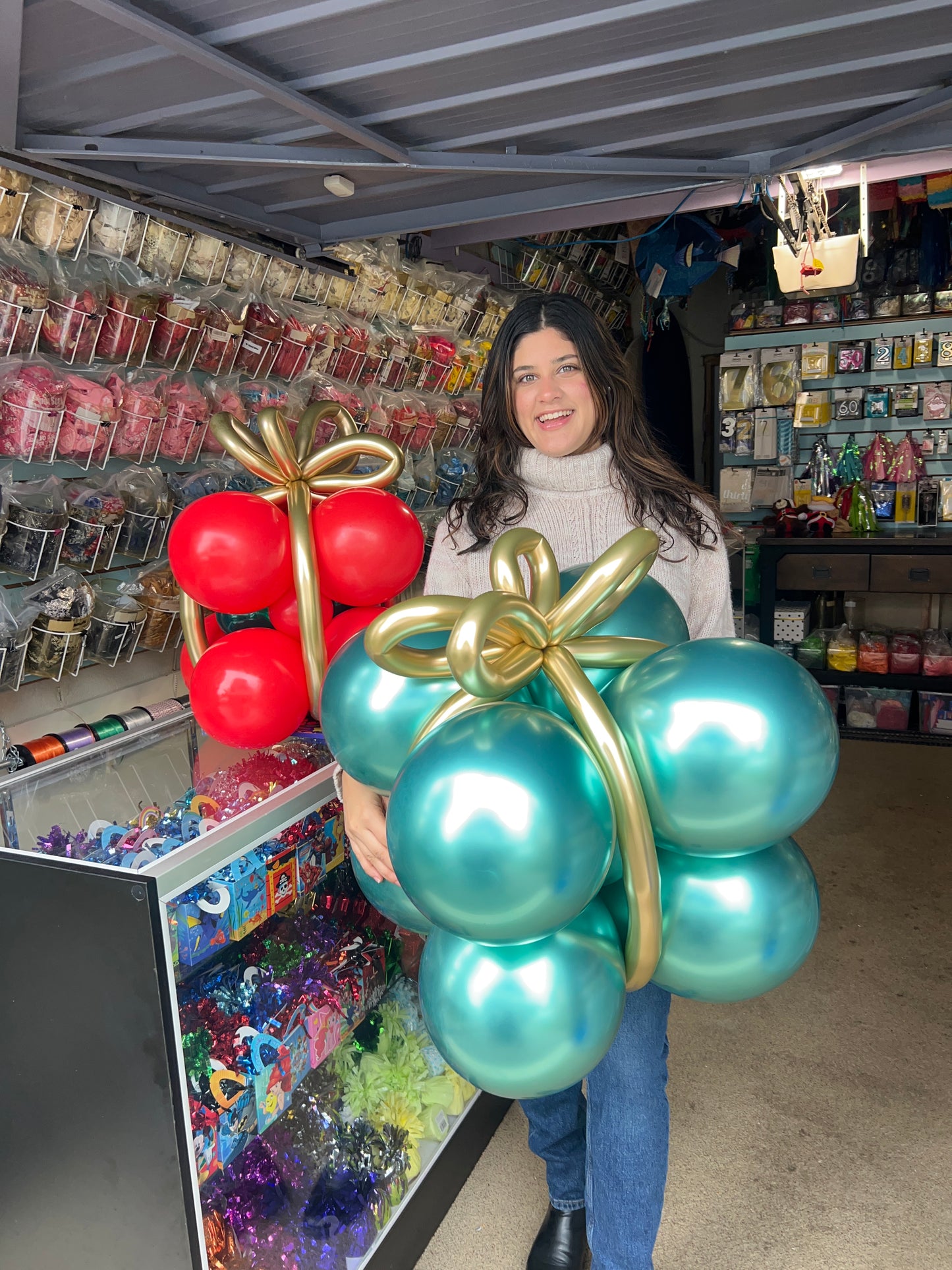 Eco-friendly freestanding Christmas balloons arranged as holiday décor, perfect for events or gifting.