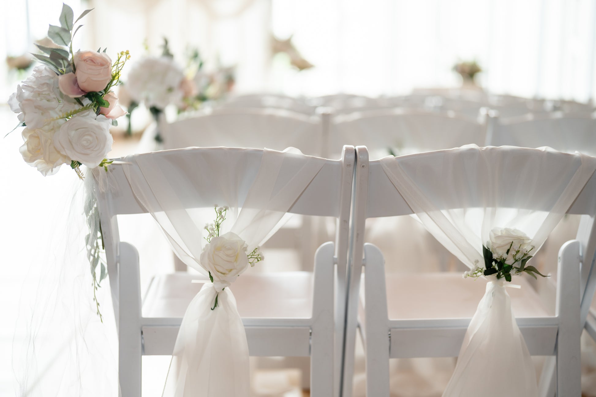 cute and simple wedding decor