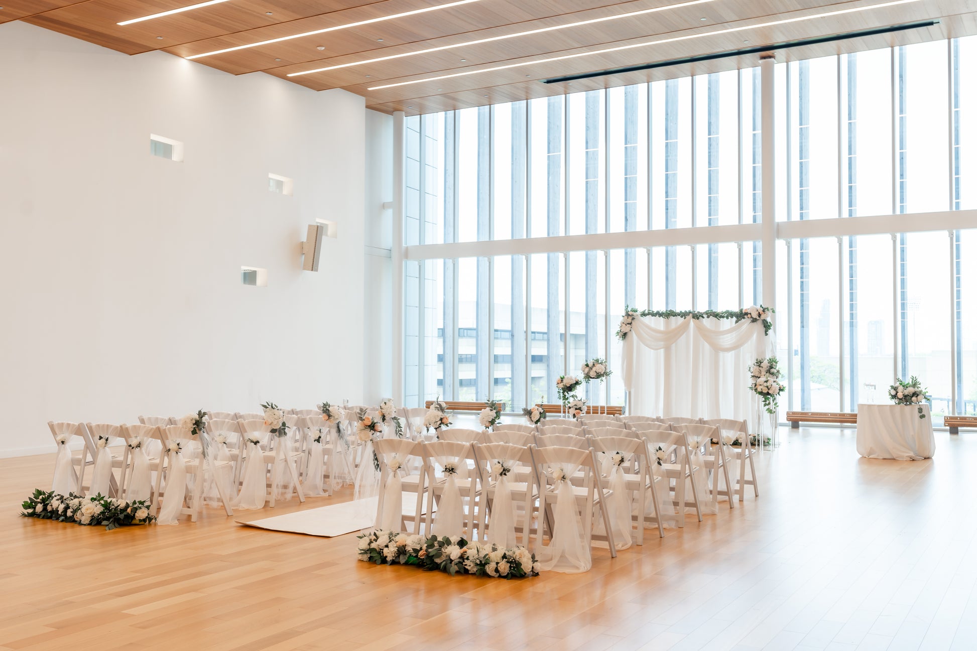 beatiful wedding decor for altar.