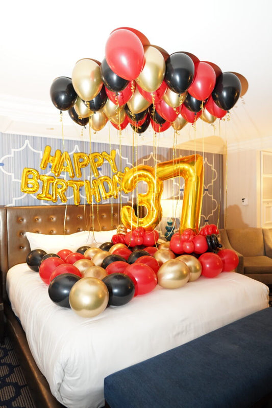 Men's Birthday – Customizable balloon arrangement with helium balloons, birthday banner, and number stands