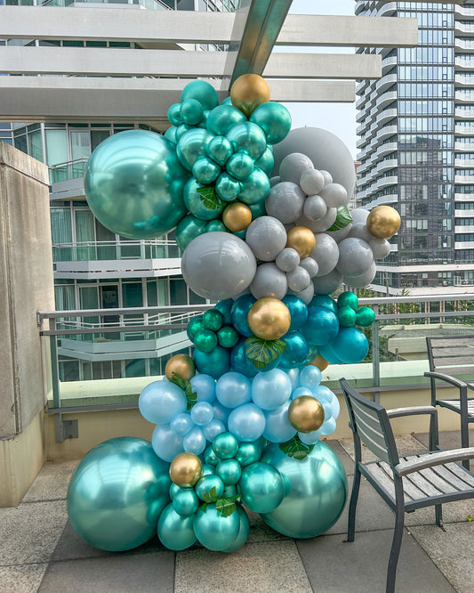green balloon garland  made by wooow balloons for events in toronto