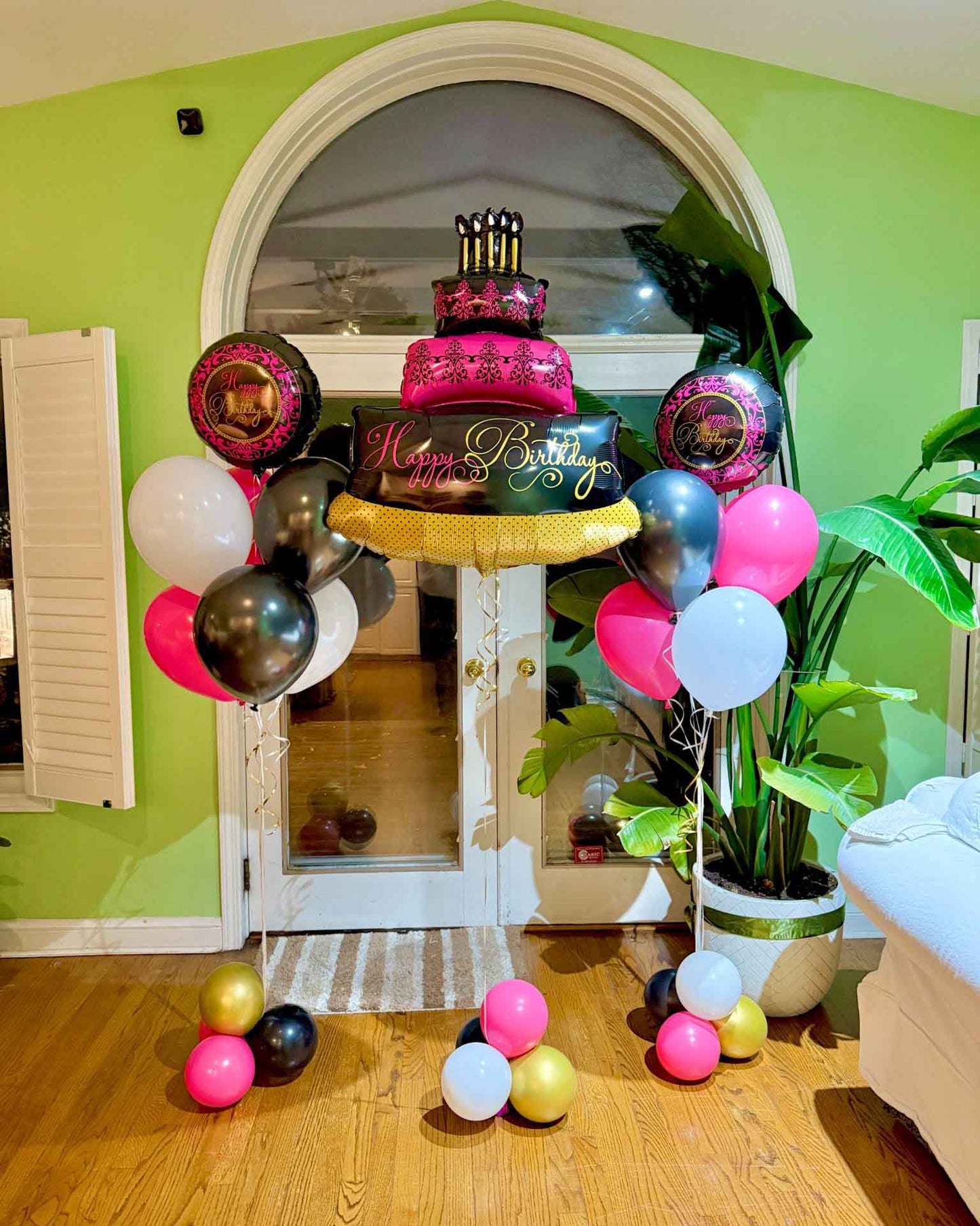 Happy Birthday Balloons for Her Toronto – elegant pink, black and gold balloon arrangement with cake balloon centerpiece by Wooow Balloons
