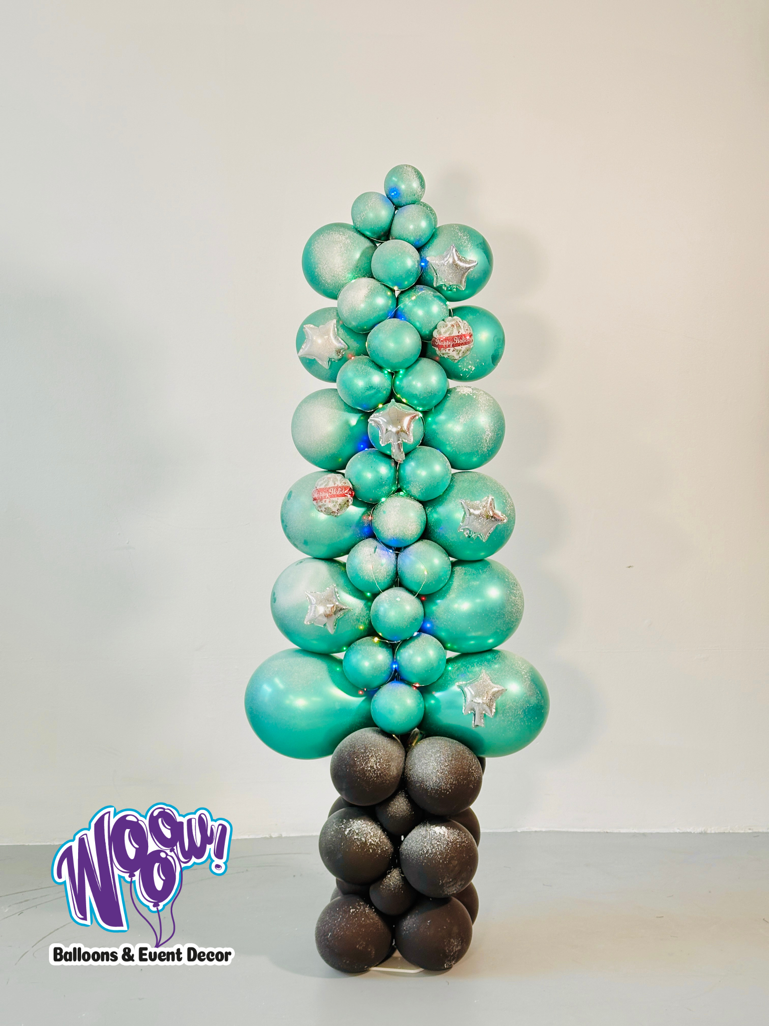 Holiday Elegance Balloon Christmas Tree – Luxury holiday decor, customizable, eco-friendly.