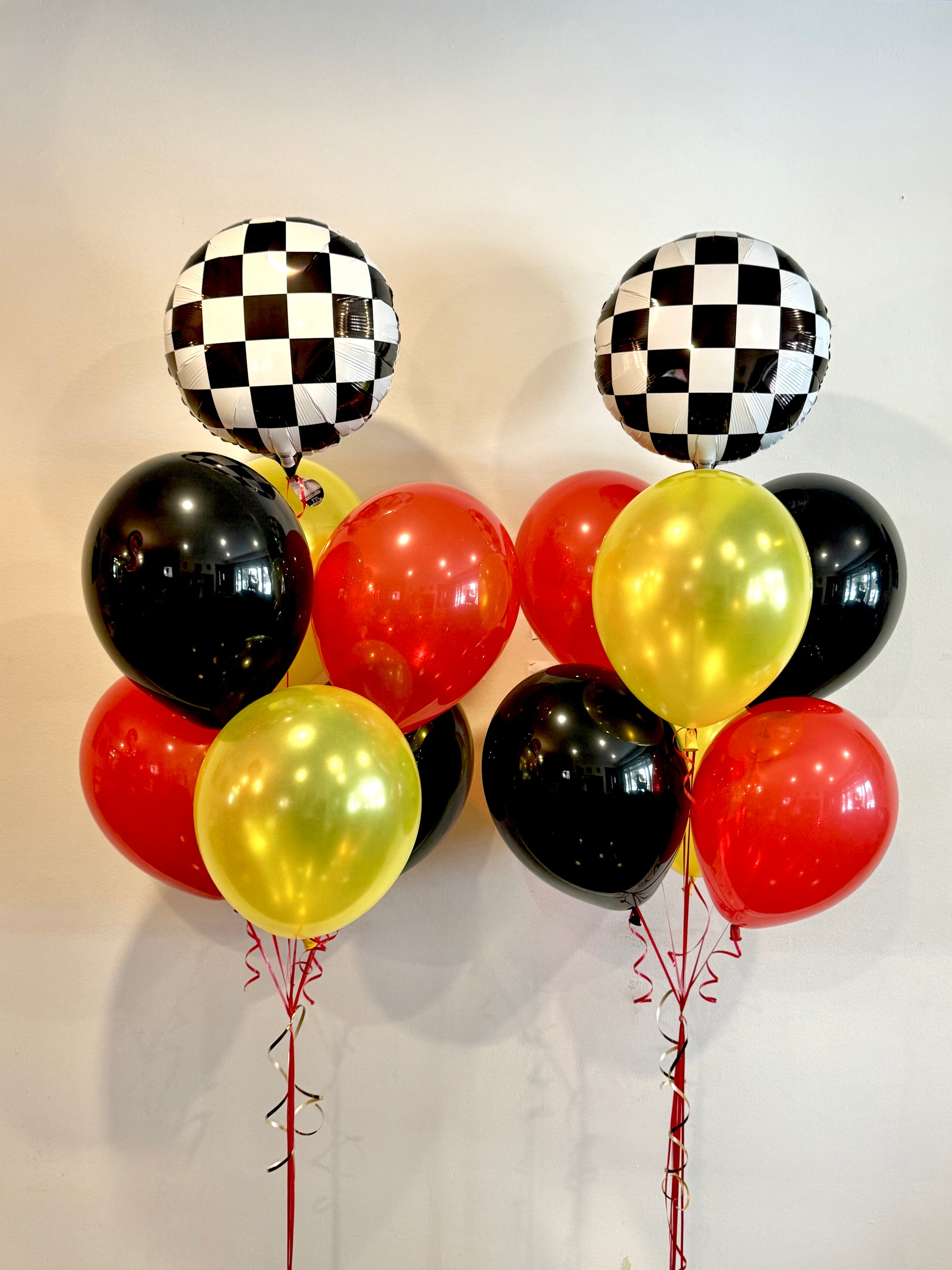 Racing Balloon Set with stoplight column and helium bouquets