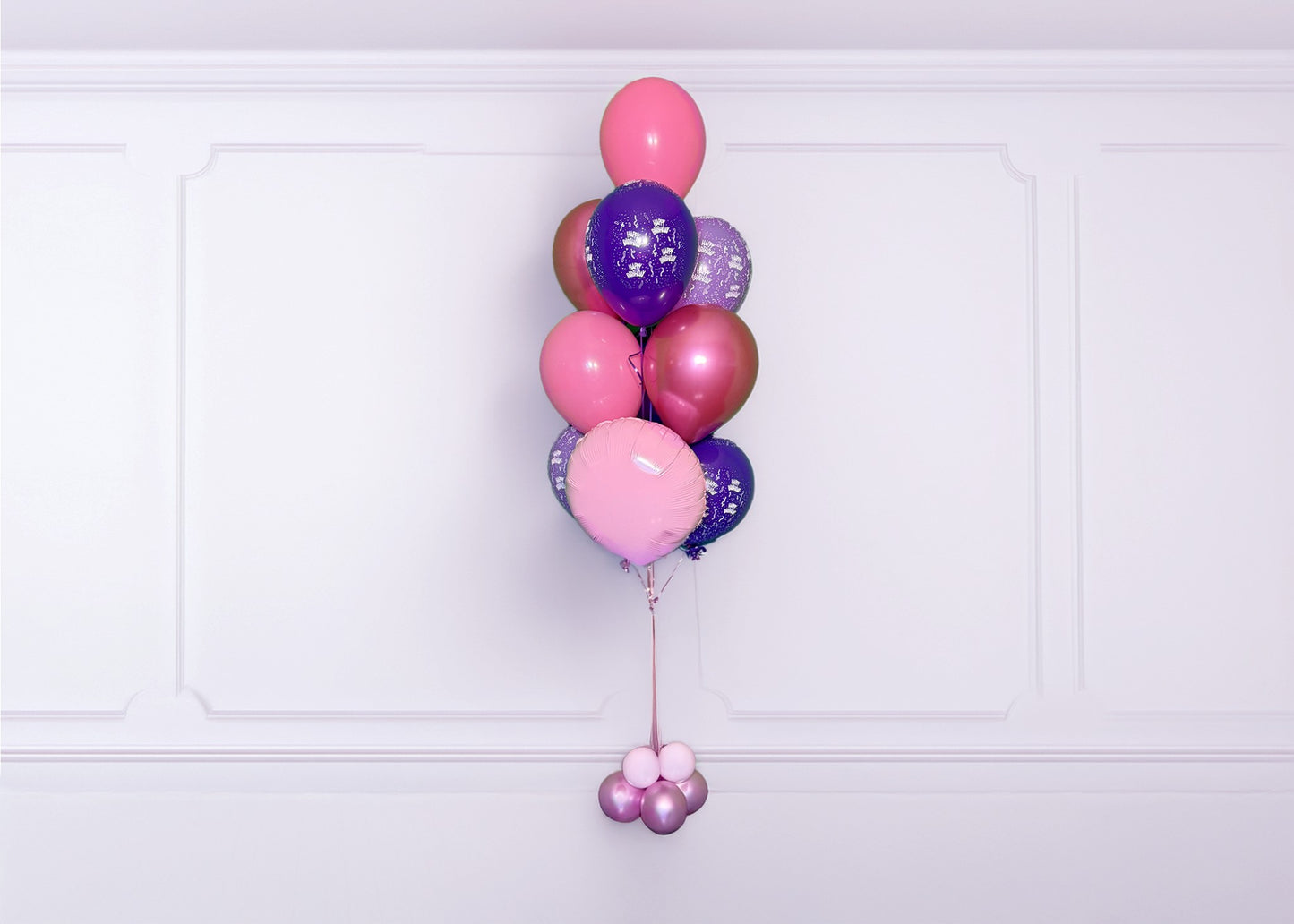 Single Jumbo Balloon Bouquet Toronto – Elegant pink and purple balloon arrangement with heart accents by Wooow Balloons Toronto.