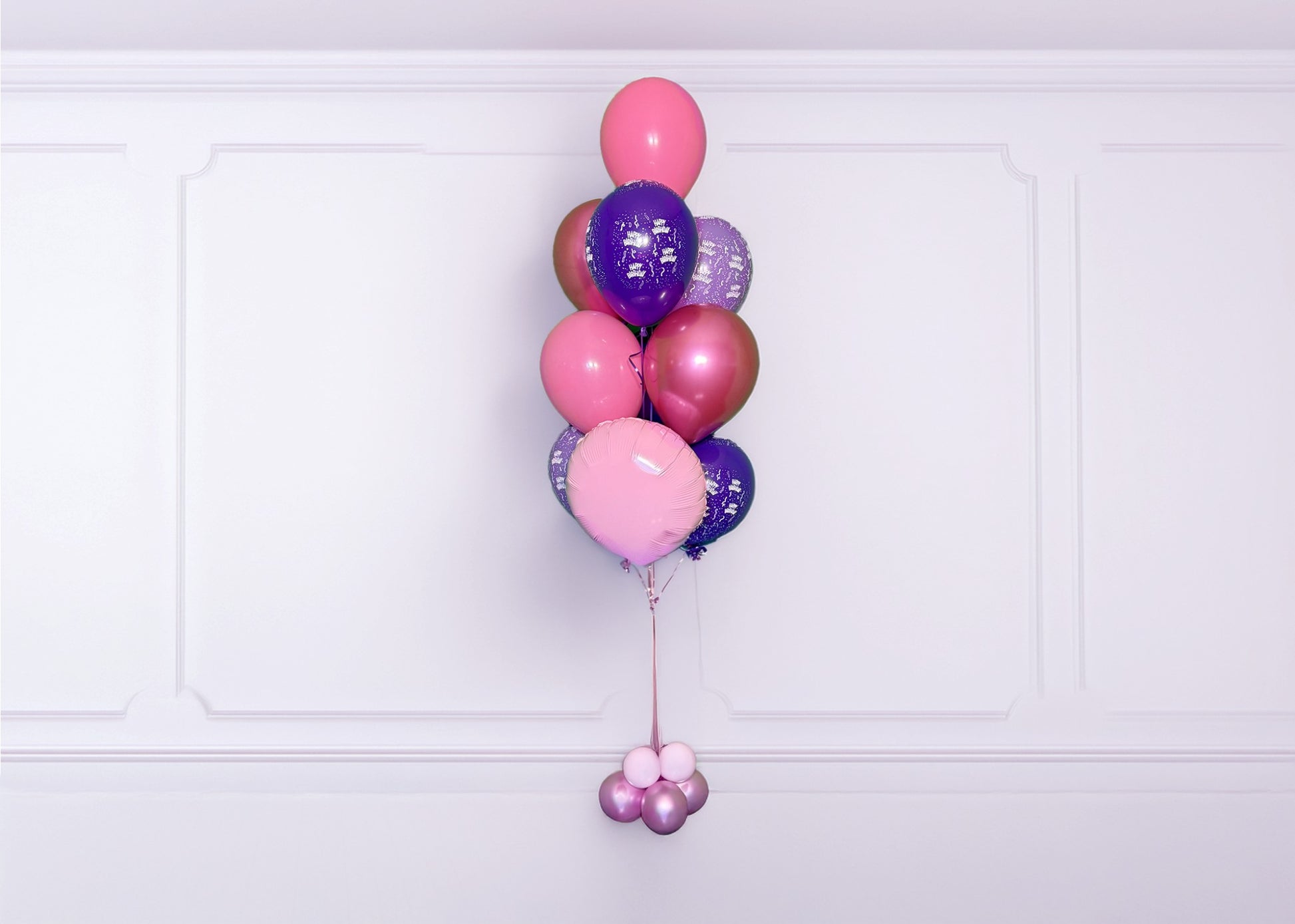 Single Jumbo Balloon Bouquet Toronto – Elegant pink and purple balloon arrangement with heart accents by Wooow Balloons Toronto.