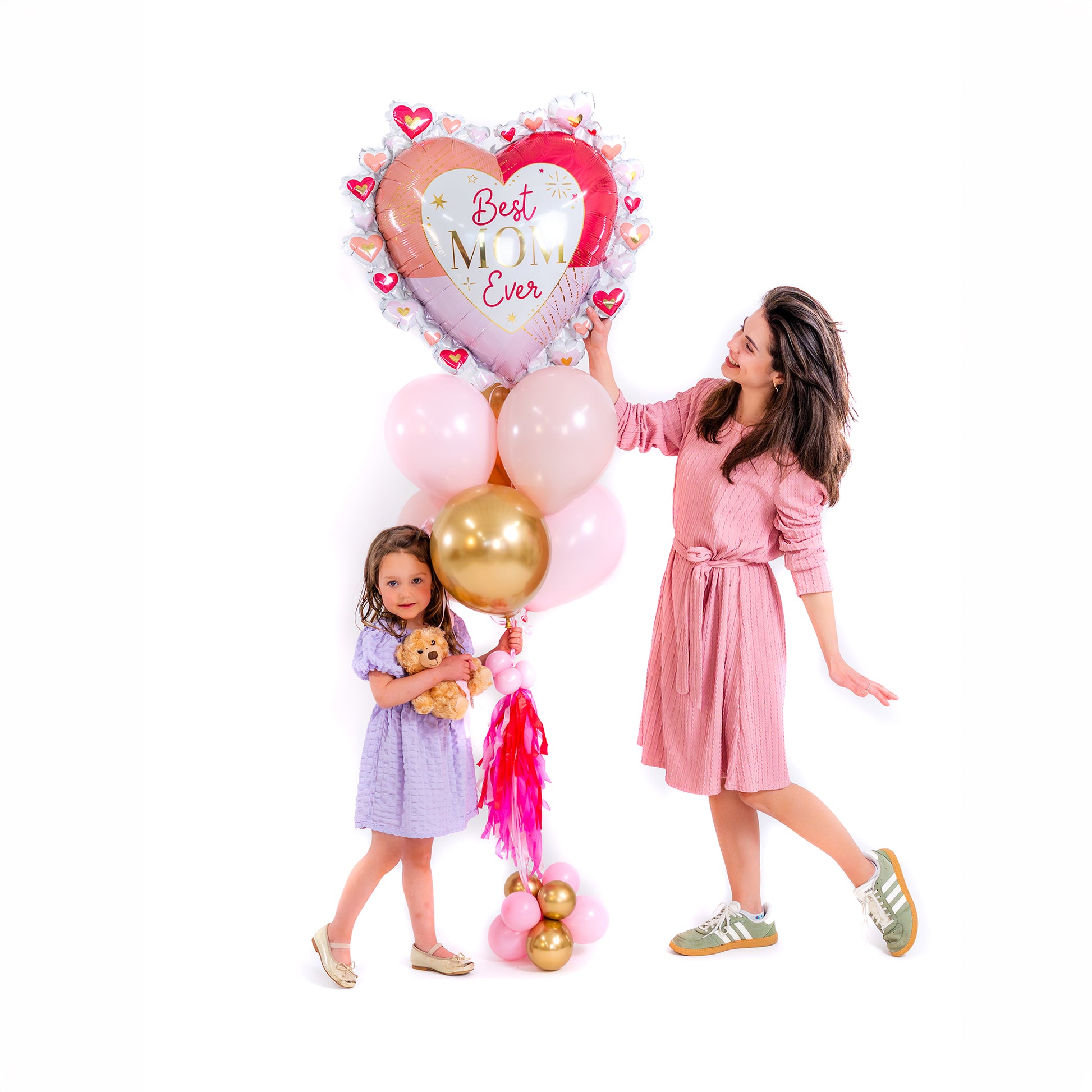 Elegant pink and gold Mother’s Day balloons with jumbo heart balloon bouquet