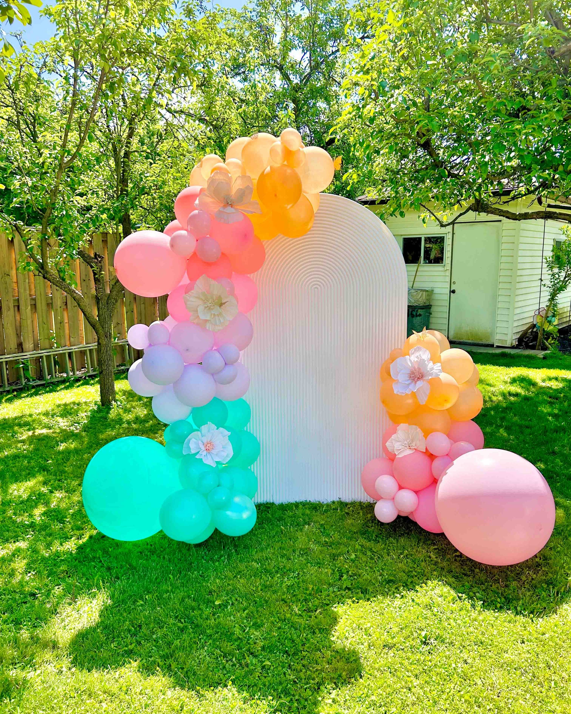 Pastel balloon garland backdrop Toronto – custom event decor by Wooow Balloons for birthday celebrations