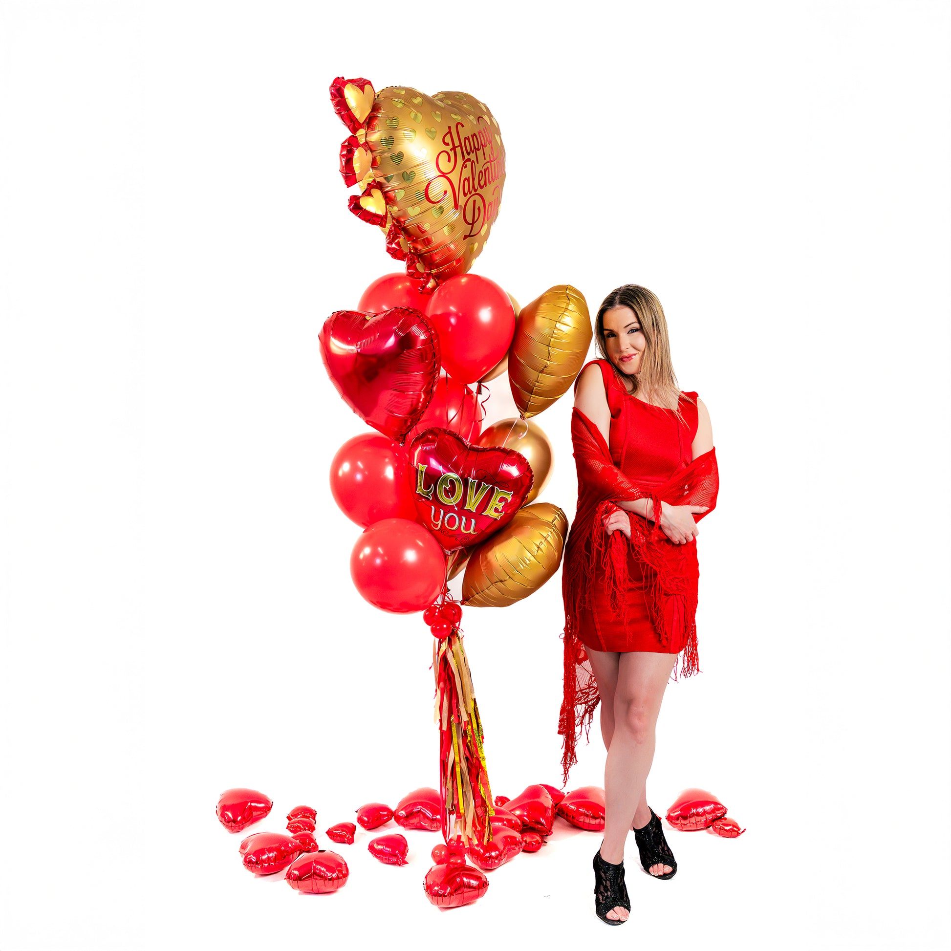 Valentine balloon delivery Toronto featuring gold heart foil and matching red balloons