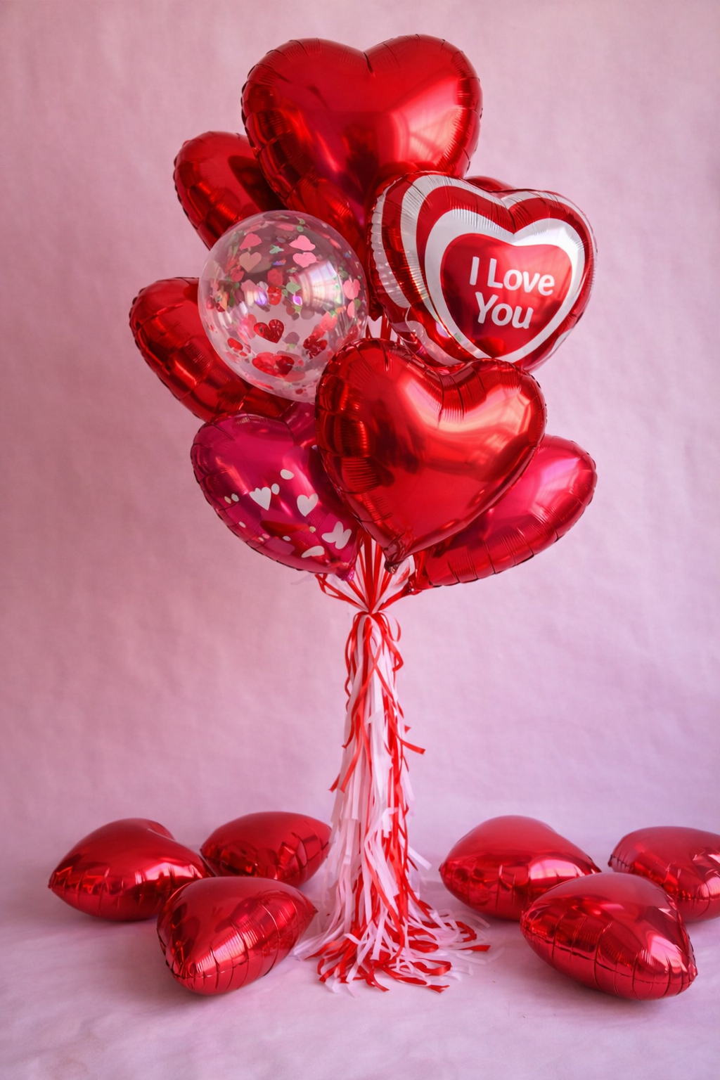 Valentine’s Day balloon bouquet Toronto with heart confetti balloon and statement balloon