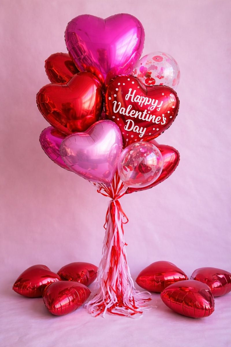 Valentine’s Day balloon bouquet Toronto with lips statement balloon